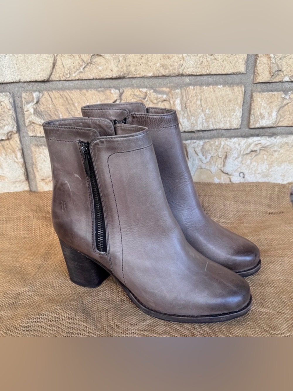 Frye Addie Double Zip Bootie stone gray antique pull-up leather Size 6 1/2 Boots